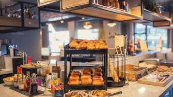 Desayuno bufé gratuito y diario