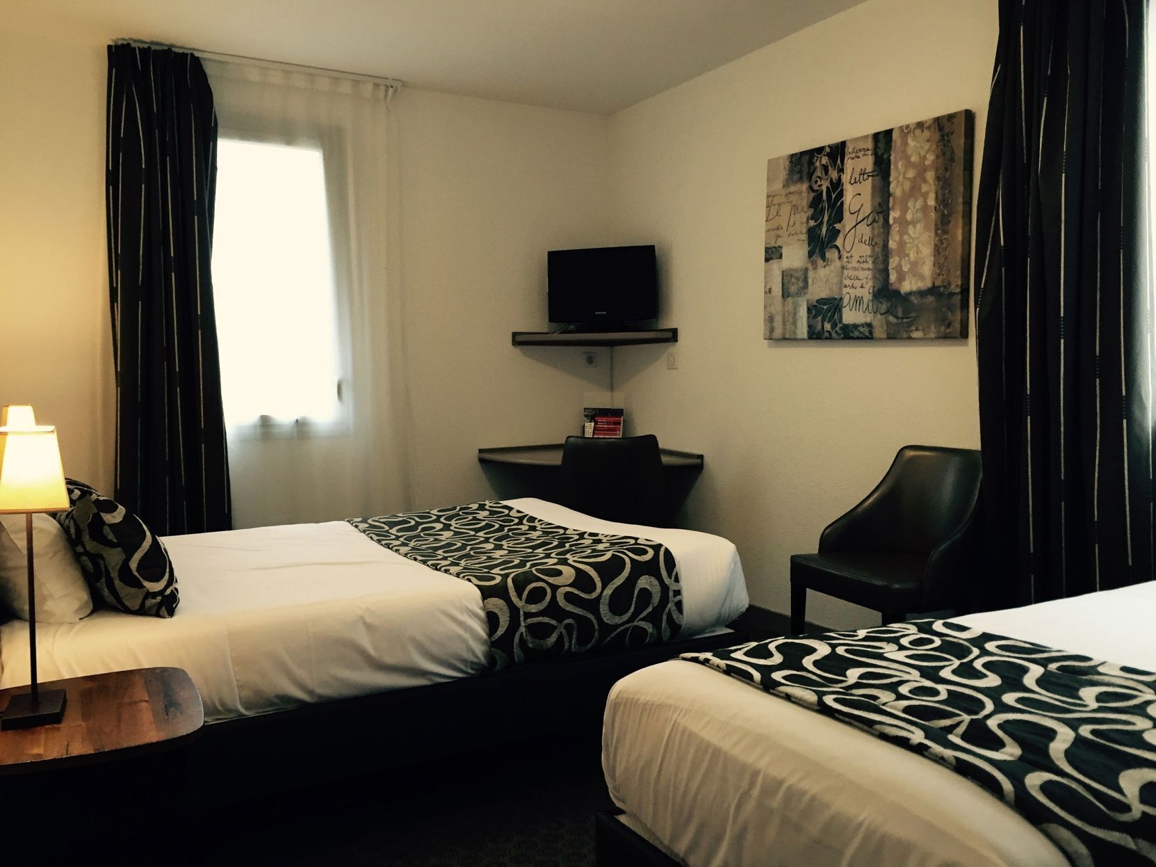 Desk, soundproofing, iron/ironing board, free WiFi