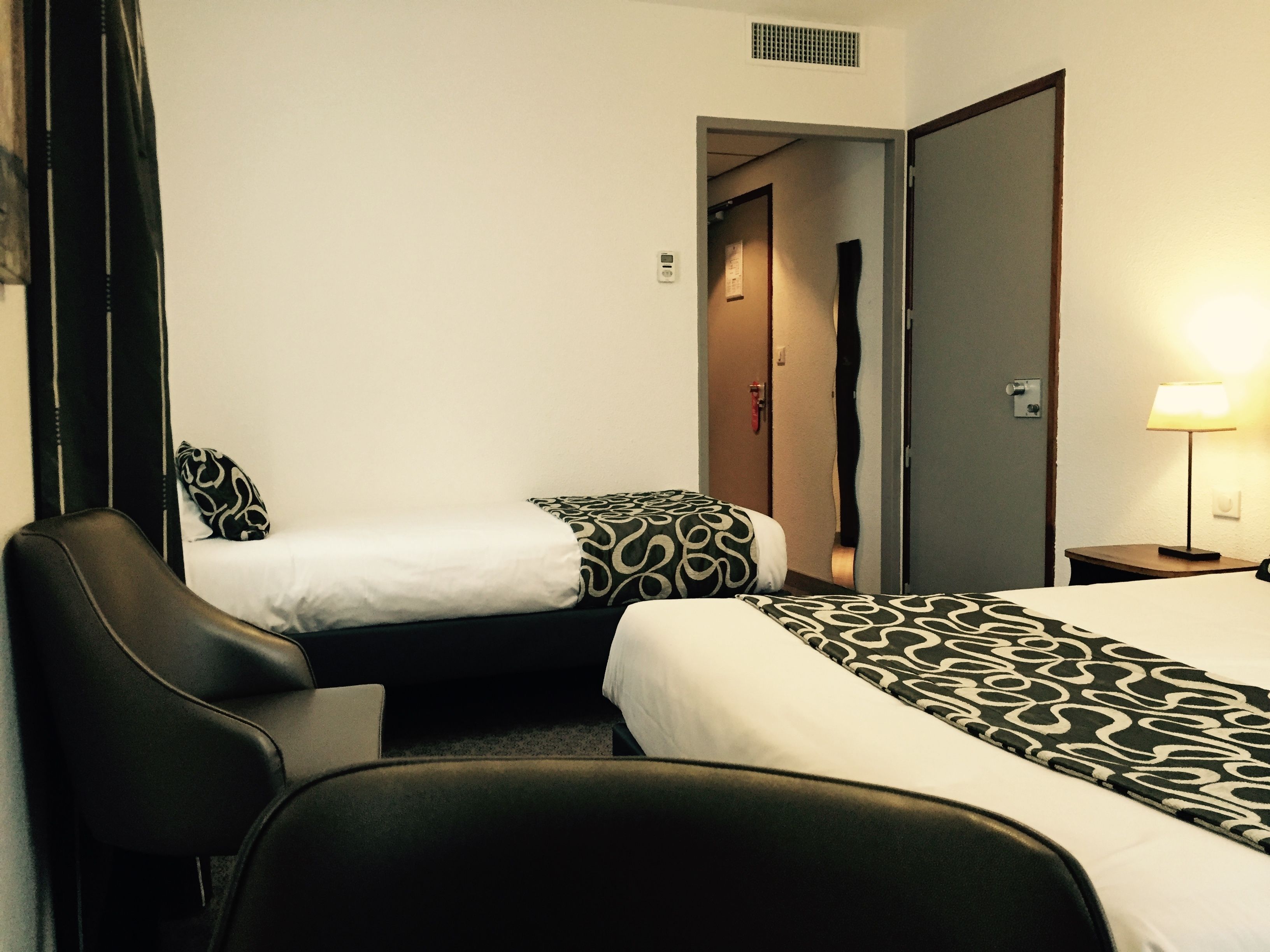 family triple room | desk, soundproofing, iron/ironing board, free wifi