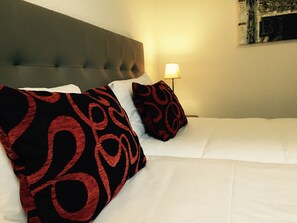 Classic Twin Room | Desk, soundproofing, iron/ironing board, free WiFi - Hôtel du Moulin, Niort (Niort)