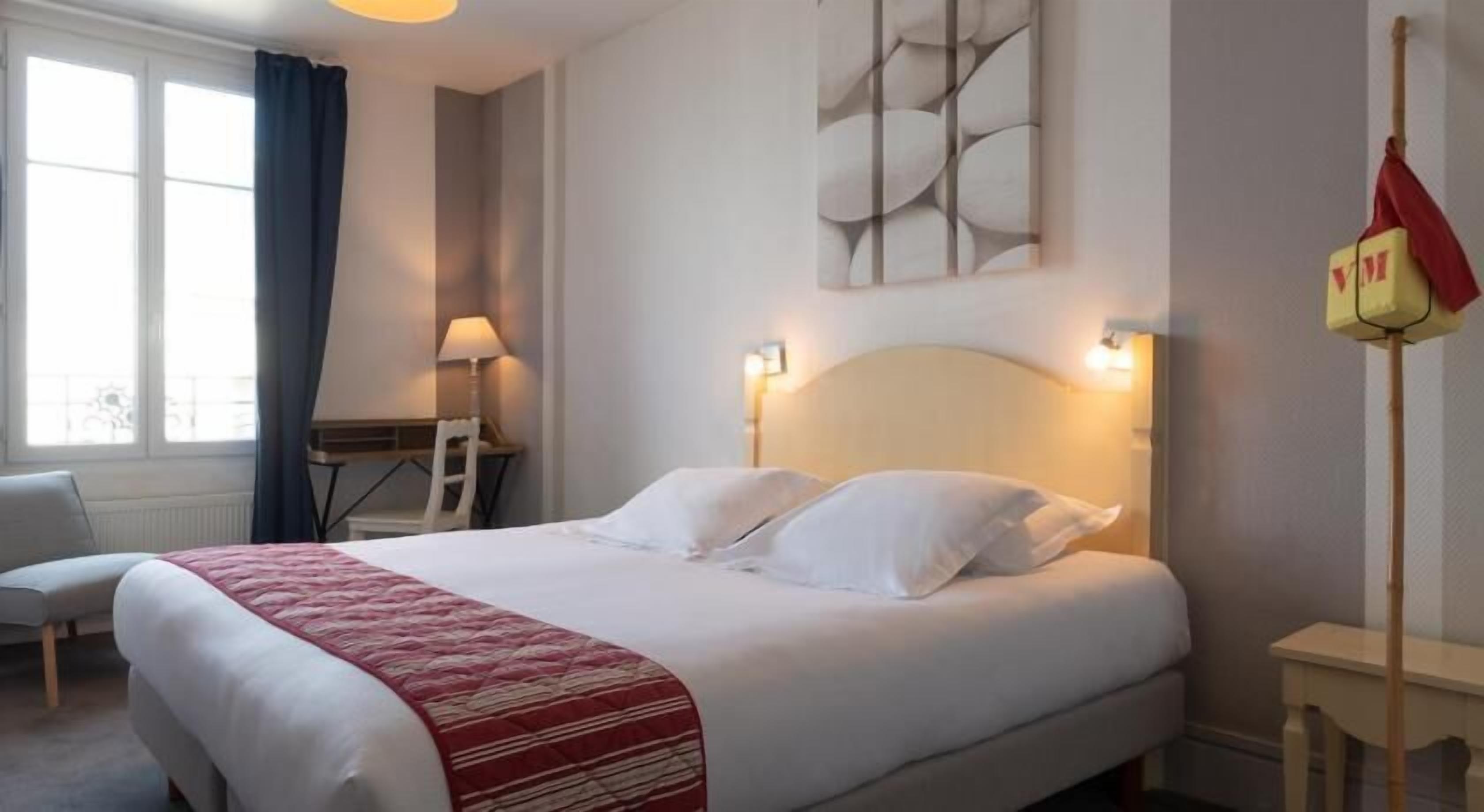 In-room safe, desk, iron/ironing board, free WiFi