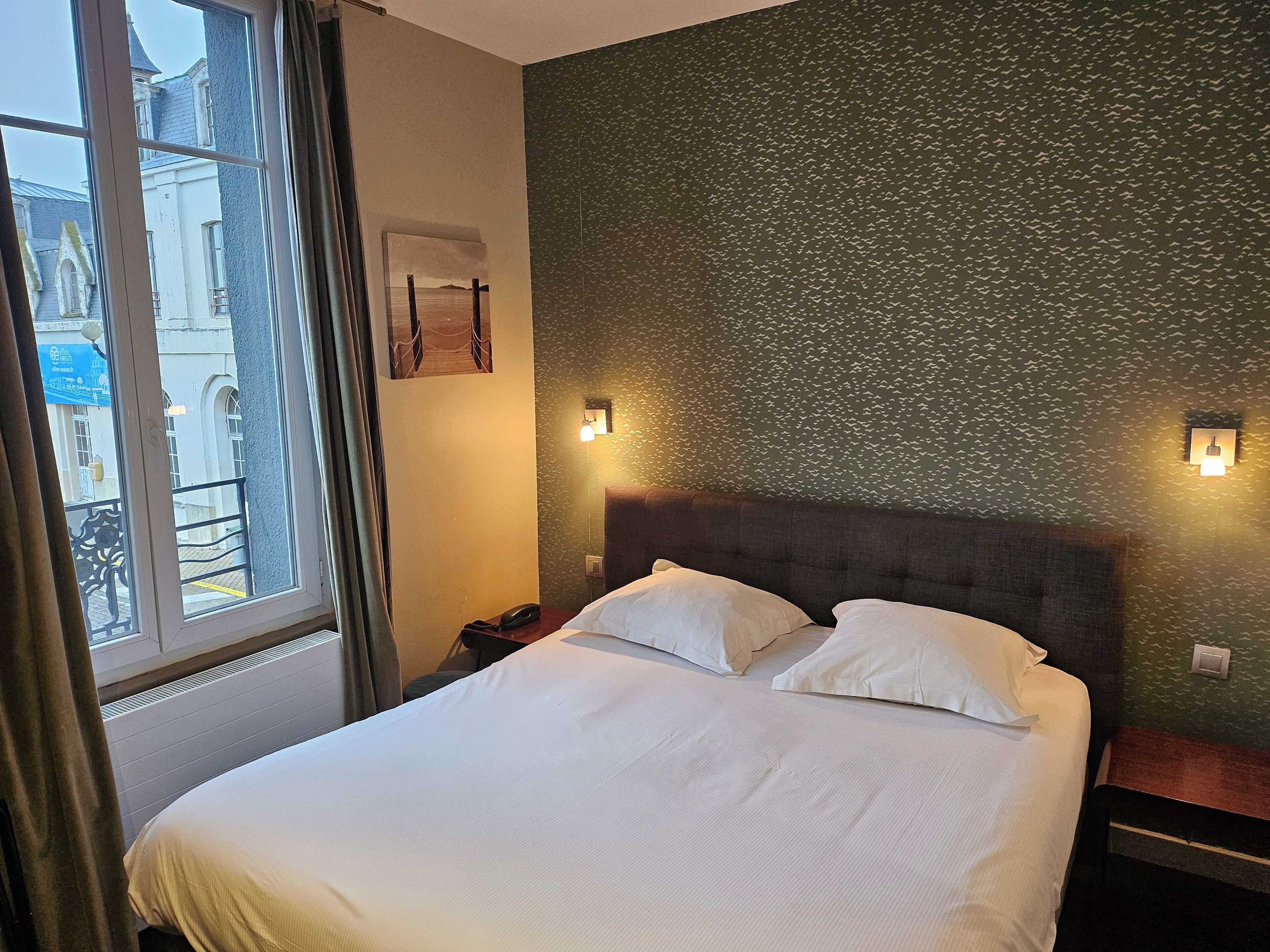 Standard Côté Mer | ตู้นิรภัยในห้องพัก, โต๊ะทำงาน, เตารีด/โต๊ะรีดผ้า, Wi-Fi ฟรี