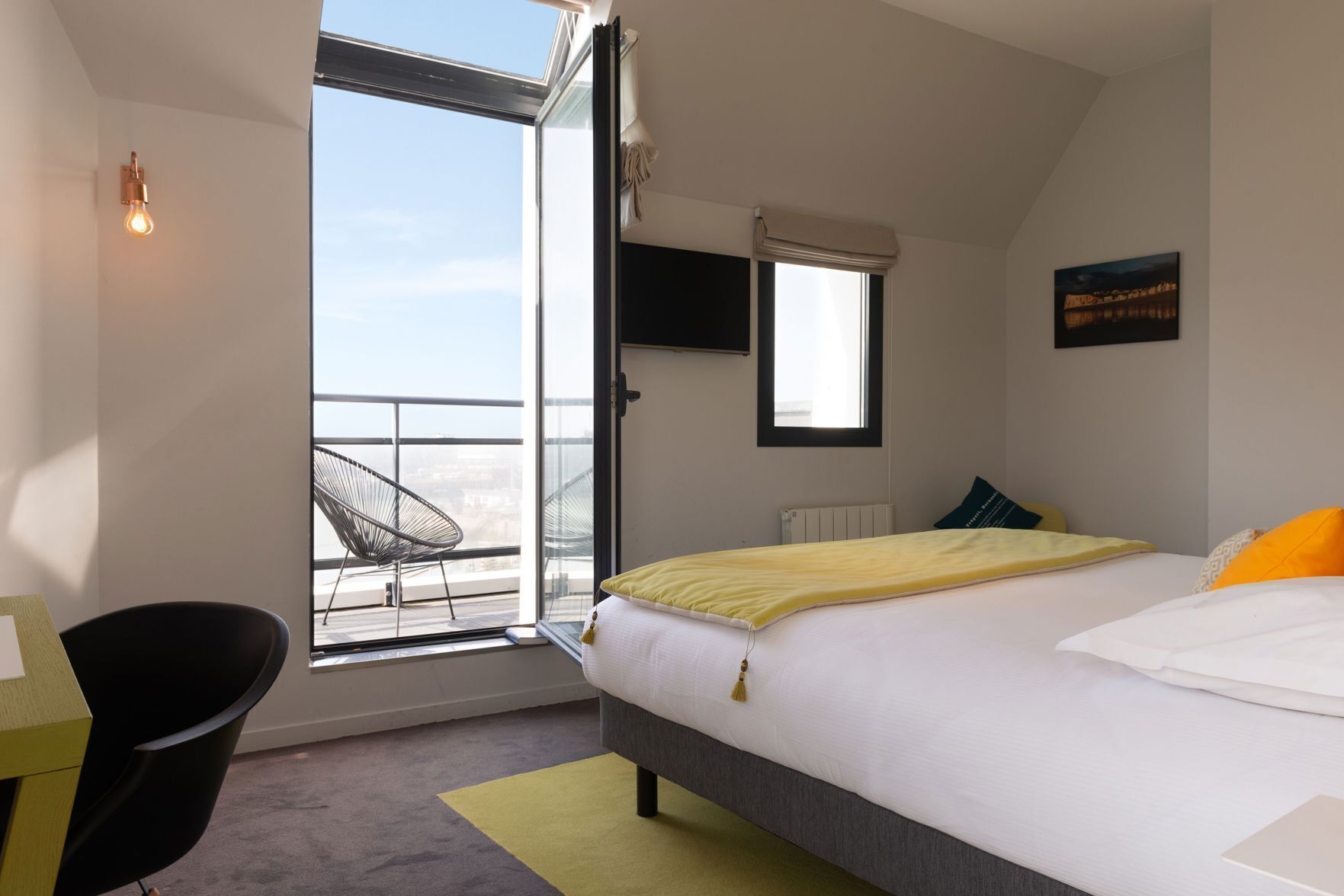 In-room safe, desk, iron/ironing board, free WiFi