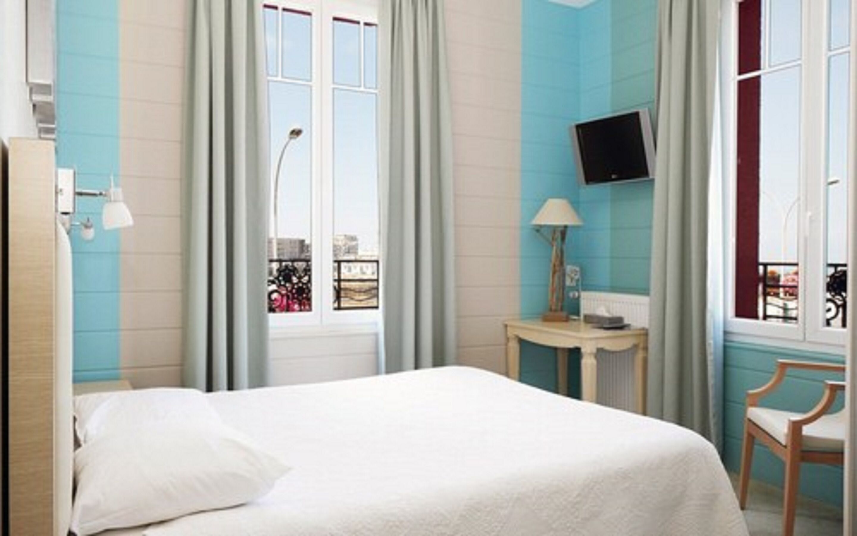 In-room safe, desk, iron/ironing board, free WiFi