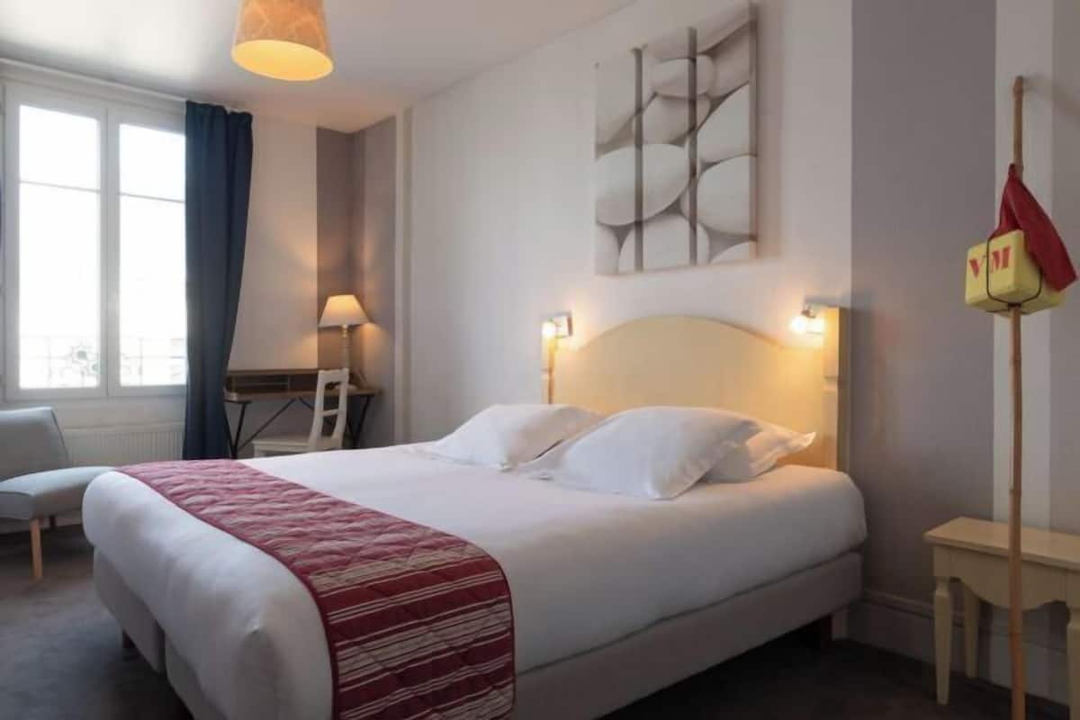 1 chambre, coffres-forts dans les chambres, bureau