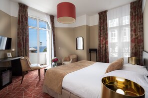 Luxury Double or Twin Room, Sea View | Minibar, in-room safe, desk, blackout drapes - Excelsior (Saint-Raphael)