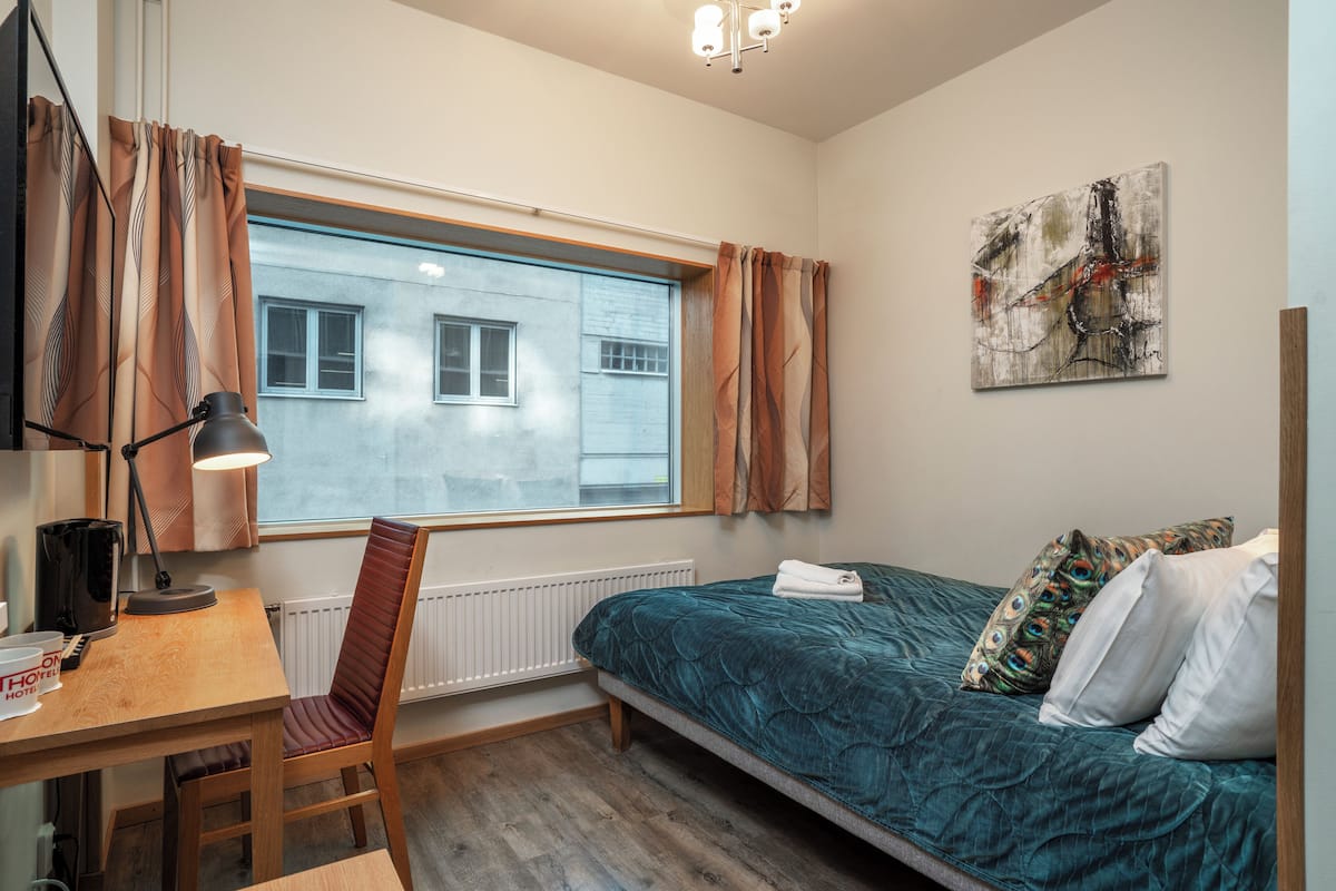 Standardzimmer, 1 Queen-Bett, Nichtraucher | Hochwertige Bettwaren, Schreibtisch, Verdunkelungsvorhänge