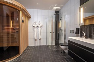Business-Zimmer, Nichtraucher | Badezimmer | Umweltfreundliche Kosmetikartikel, Haartrockner, Handtücher