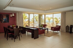 Business Suite | Living area | LCD TV - Terrou-Bi Resort (Dakar)