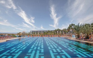 Outdoor pool, sun loungers - Terrou-Bi Resort (Dakar)