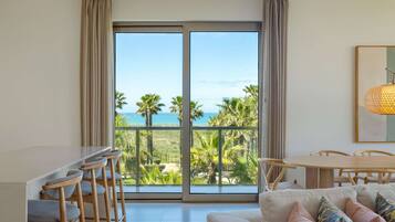 Suite, 3 Bedrooms, Balcony, Sea View