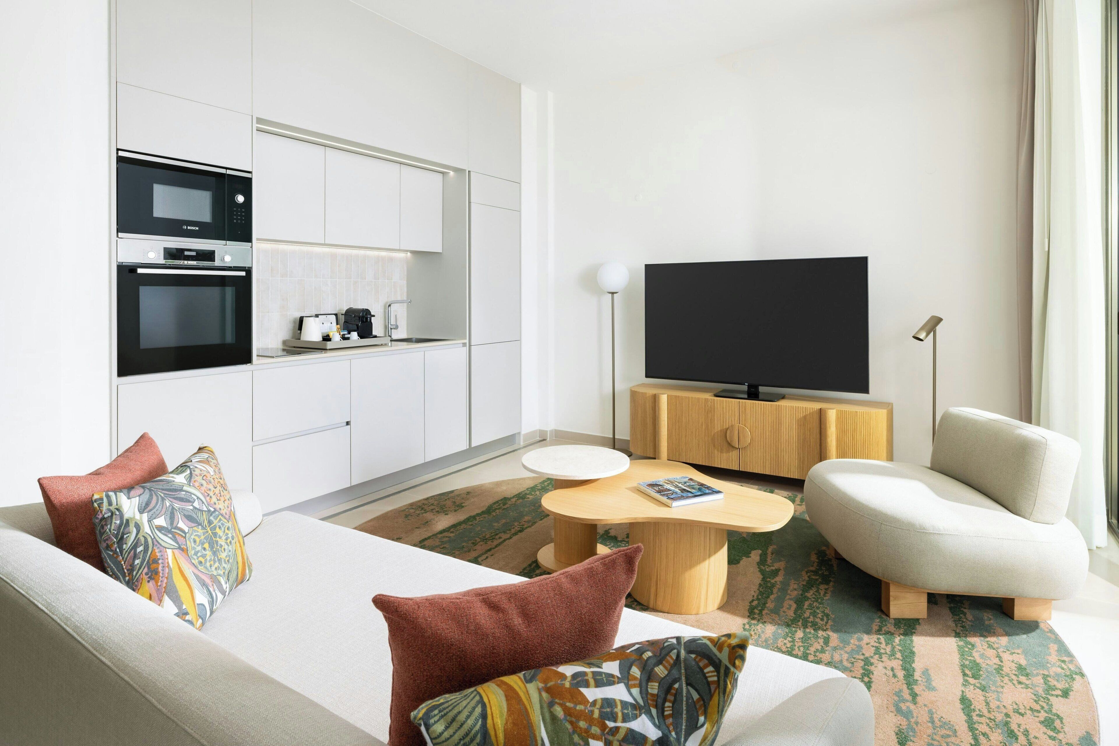 Televisión LCD y películas con cargo 