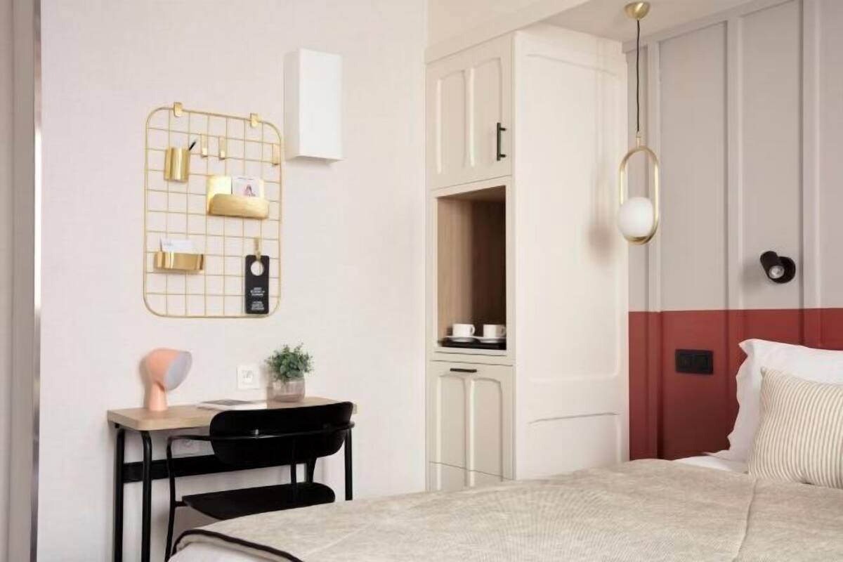 Premium bedding, minibar, in-room safe, desk