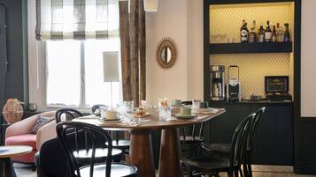 Daily buffet breakfast (EUR 16 per person)