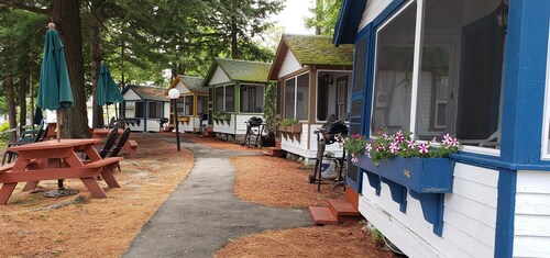 Weirs Beach Motel and Cottages
