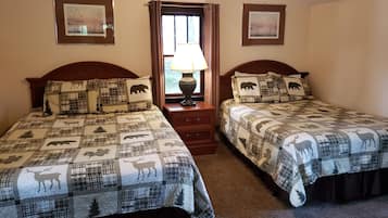 Cottage | Rollaway beds, free WiFi, bed sheets