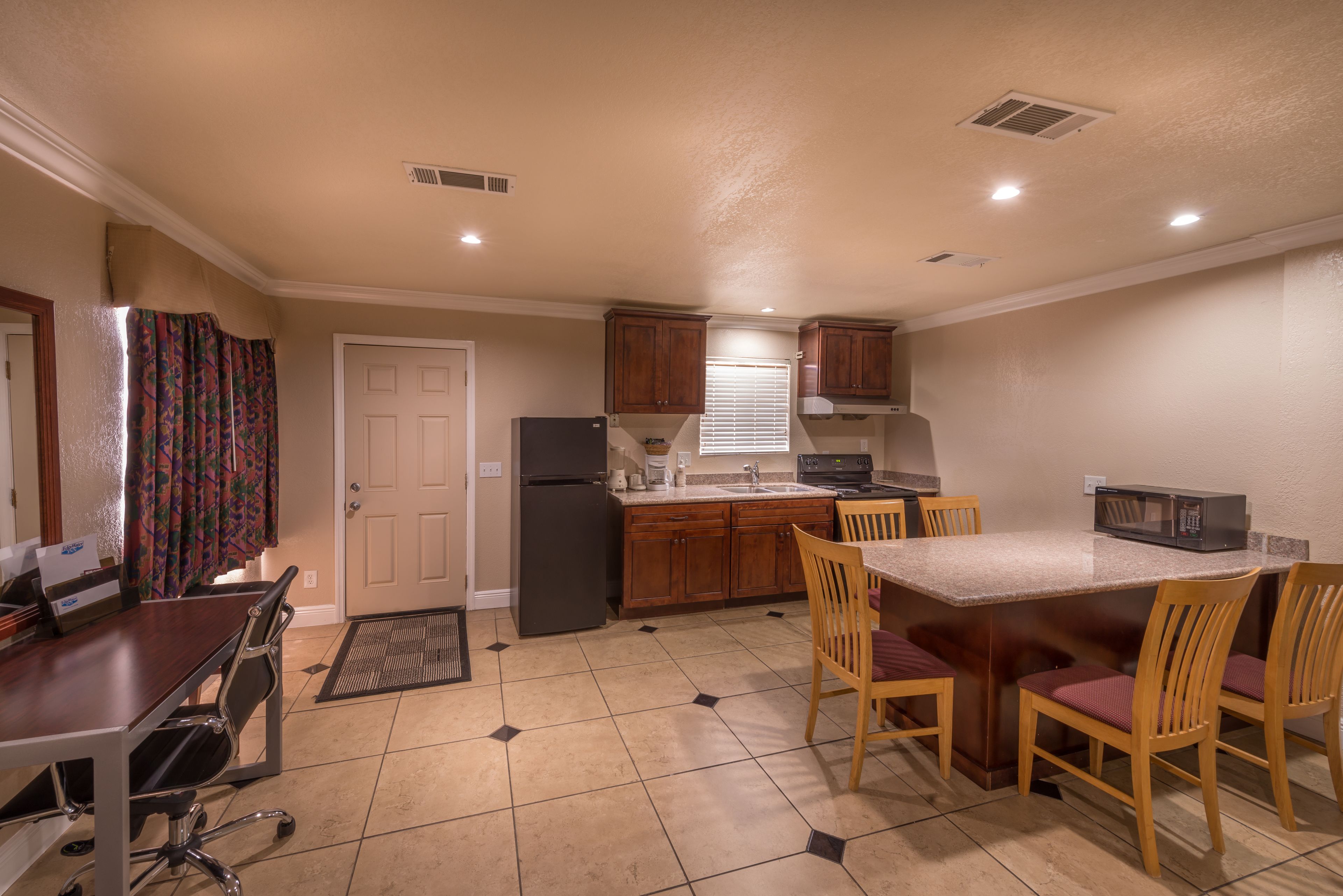 fridge, microwave, coffee/tea maker