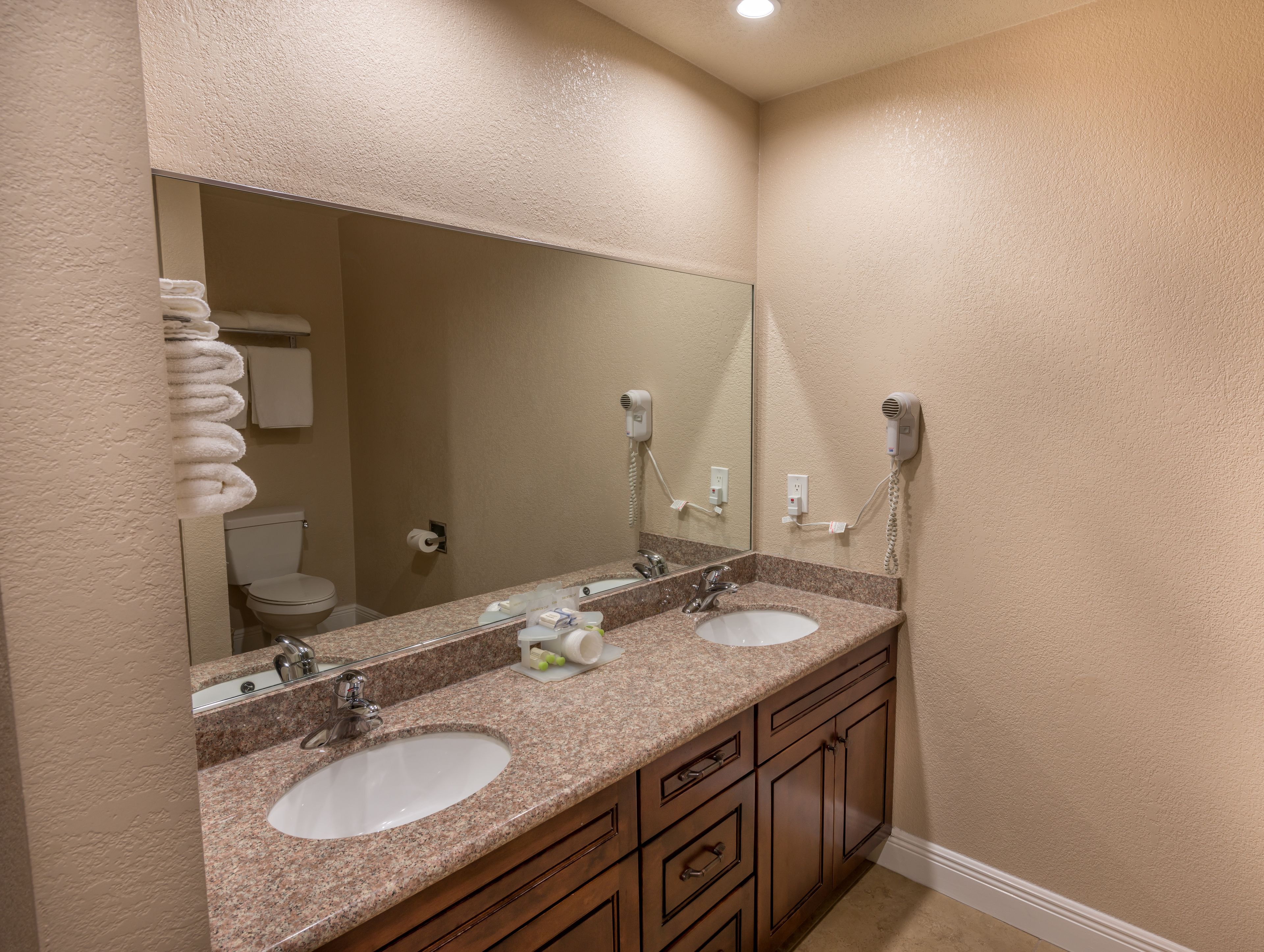 one king bed, non-smoking | bathroom sink