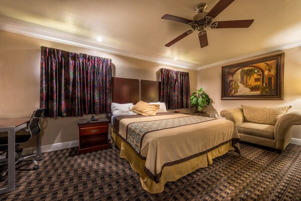 Bügeleisen/Bügelbrett, kostenloses WLAN, Bettwäsche