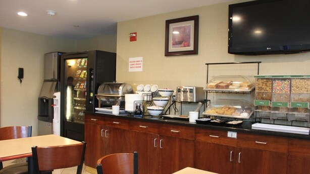 Restaurant - Bellerose Inn (Bellerose)