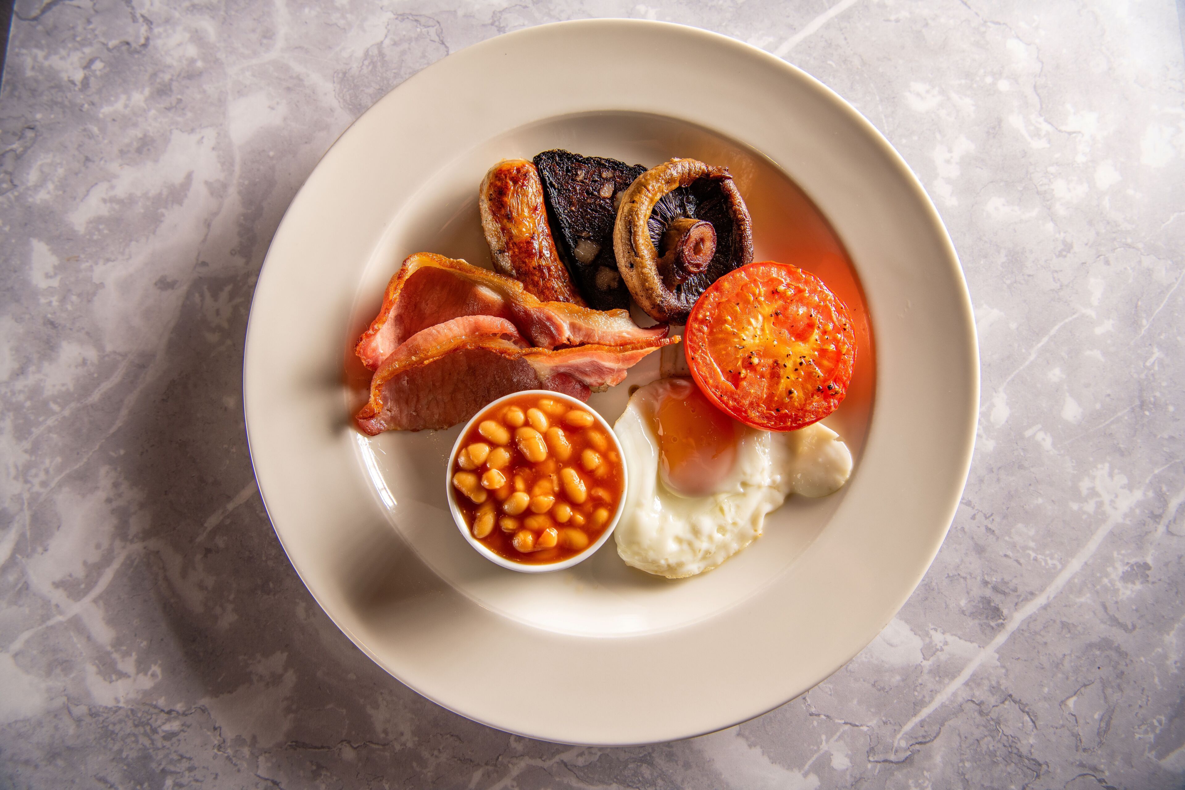 free daily full breakfast