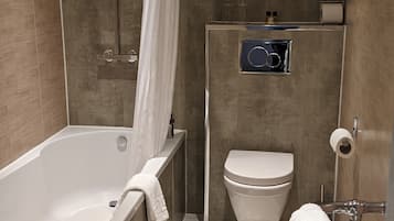 Superior Double Room | Bathroom | Combined shower/bathtub, free toiletries, hair dryer, towels