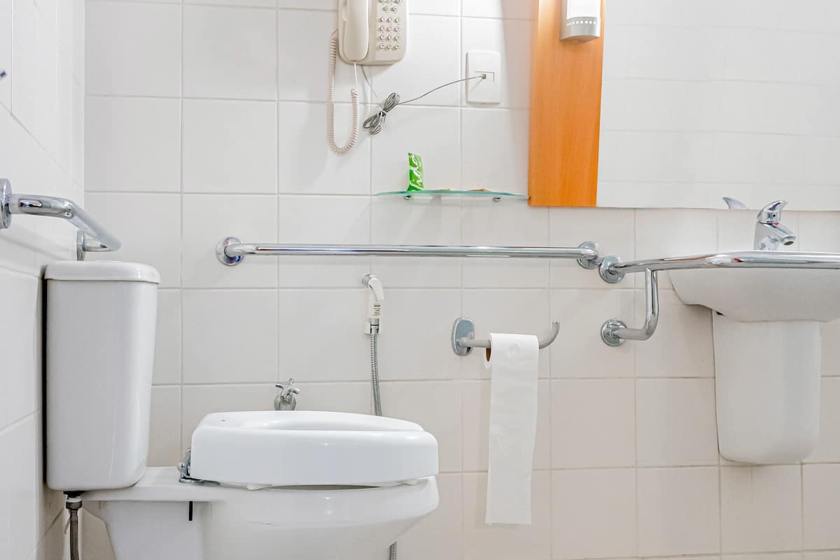 standard apartment, accessible | bathroom | shower, rainfall showerhead, free toiletries, hair dryer