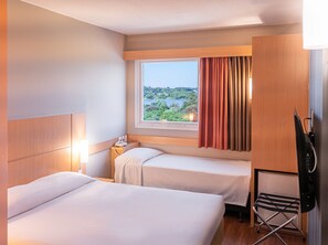 Apartamento Triplo Casal + Solteiro | มินิบาร์, พื้นที่ทำงานแบบใช้แล็ปท็อป, Wi-Fi ฟรี, ผ้าปูที่นอน
