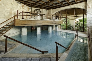 Turkish bath/hammam, body treatments, mud baths, aromatherapy