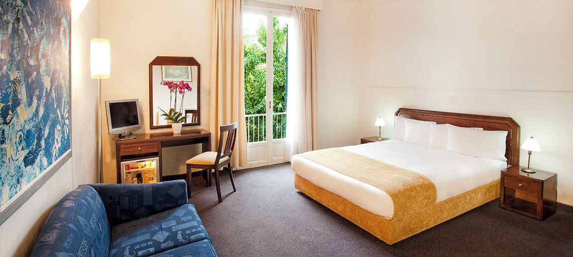 In-room safe, desk, soundproofing, iron/ironing board