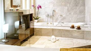 Gratis toiletartikler, hårtørrer, hjemmesko, håndklæder