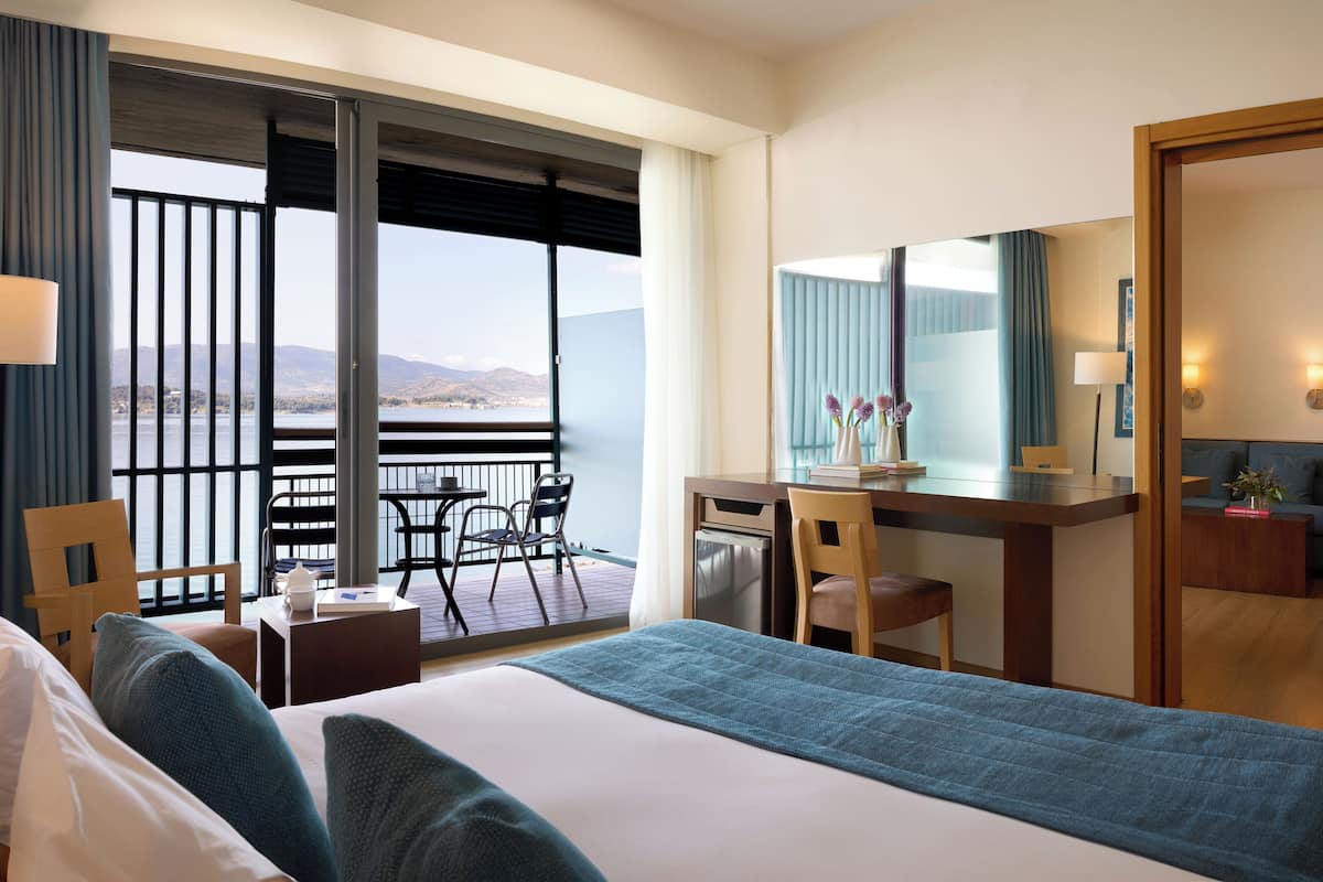 Presidential Suite, Sea View | Minibar, in-room safe, desk, soundproofing