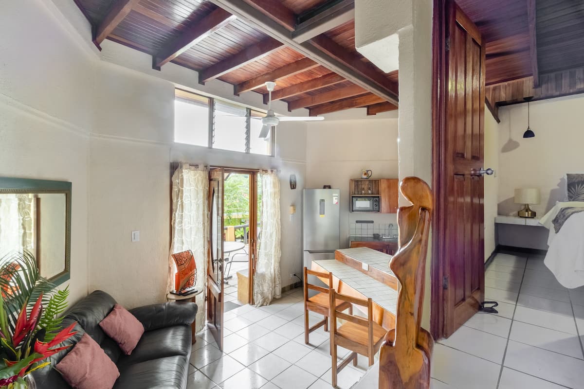 Bougainvillea Suite | Living area