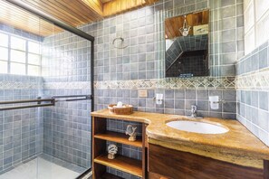 Free toiletries, hair dryer, towels, soap - Boutique Hotel Las Cascadas The Falls (Quepos)