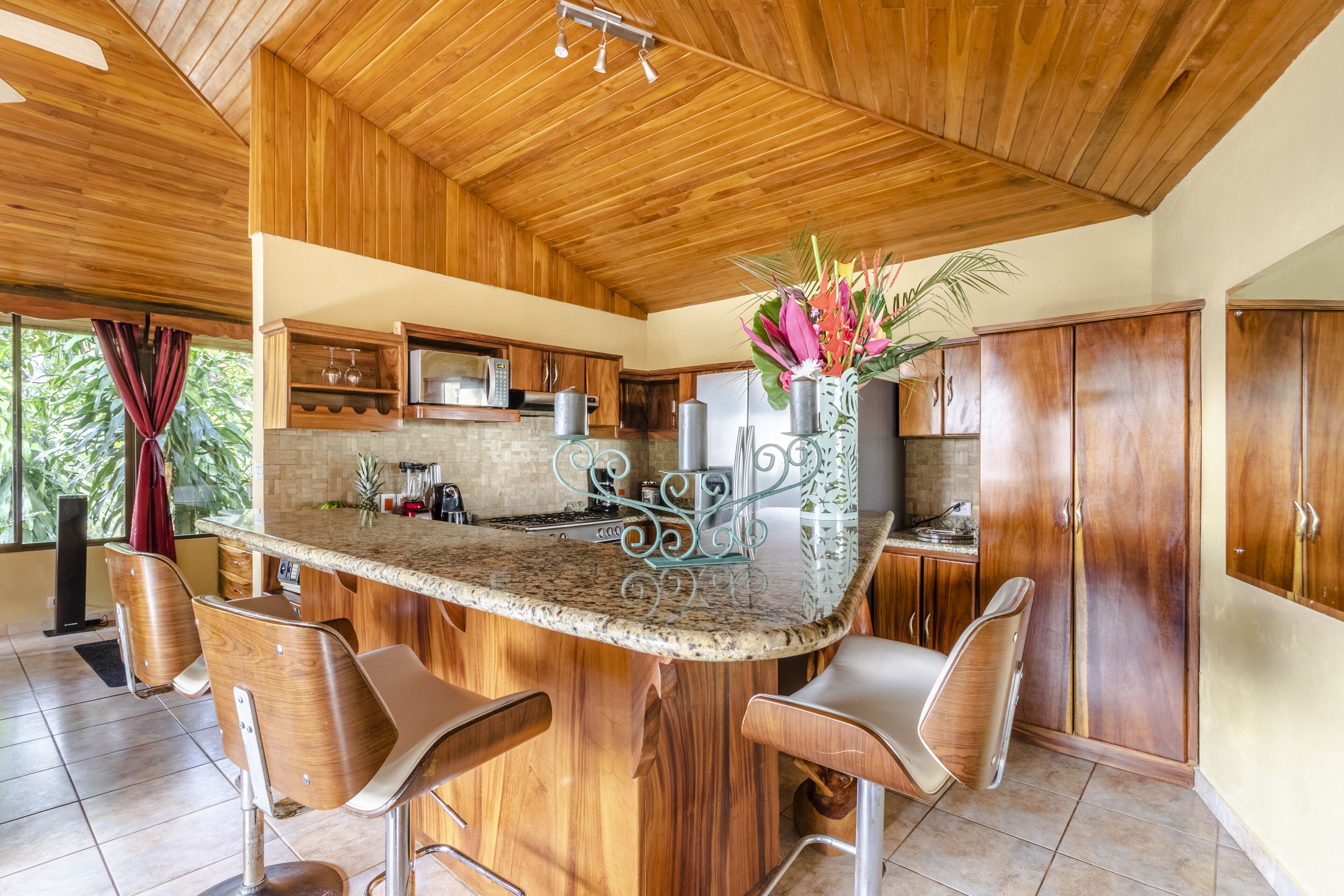 toucan suite | private kitchen | fridge, coffee/tea maker, eco-friendly cleaning products, freezer