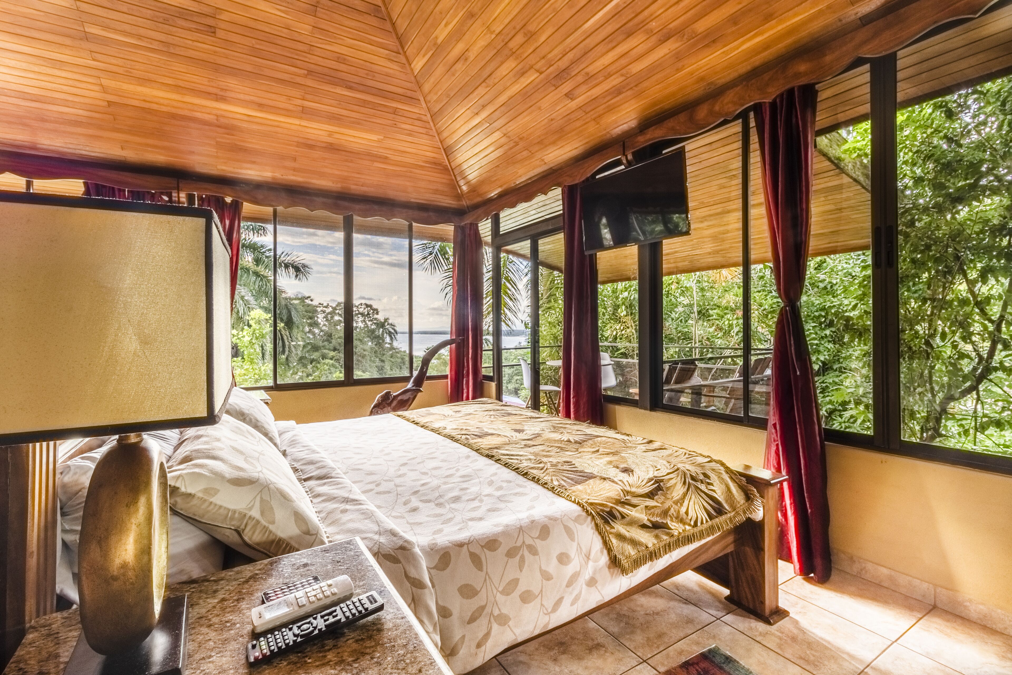 toucan suite | 2 bedrooms, premium bedding, in-room safe, individually decorated