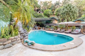 Outdoor pool, open 7:30 AM to 10 PM, pool loungers - Boutique Hotel Las Cascadas The Falls (Quepos)