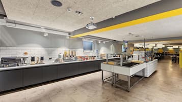 Desayuno buffet todos los días (con cargo)