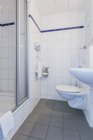Ducha, artículos de tocador ecológicos, secador de pelo, jabón