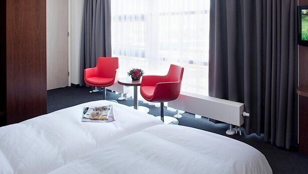 Triple Room | In-room safe, cribs/infant beds, high-speed internet, alarm clocks - Amrath Hotel Hazeldonk (Breda)