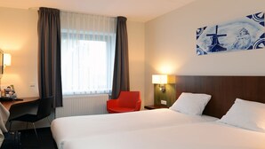 Standard Twin Room | In-room safe, cribs/infant beds, high-speed internet, alarm clocks - Amrath Hotel Hazeldonk (Breda)