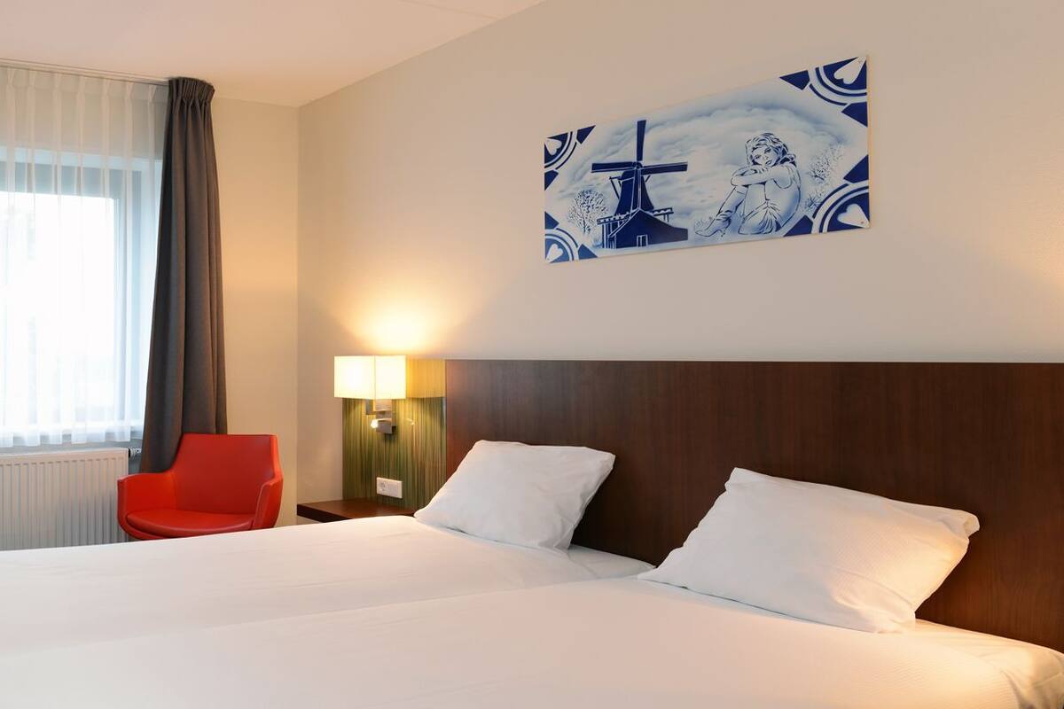 Caja de seguridad en la habitación, cunas y acceso a internet