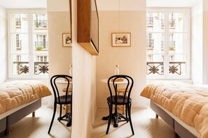Premium bedding, individually decorated, desk, laptop workspace - Maison Traversière (Paris)