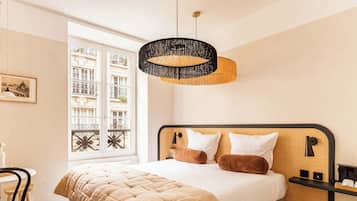 Premium Double Room | Premium bedding, individually decorated, desk, laptop workspace