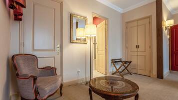 Chambre Quadruple | Coffres-forts dans les chambres, bureau, fer et planche à repasser