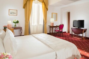 Standard Double Room | Minibar, in-room safe, desk, free cribs/infant beds - Grande Albergo Internazionale (Brindisi)