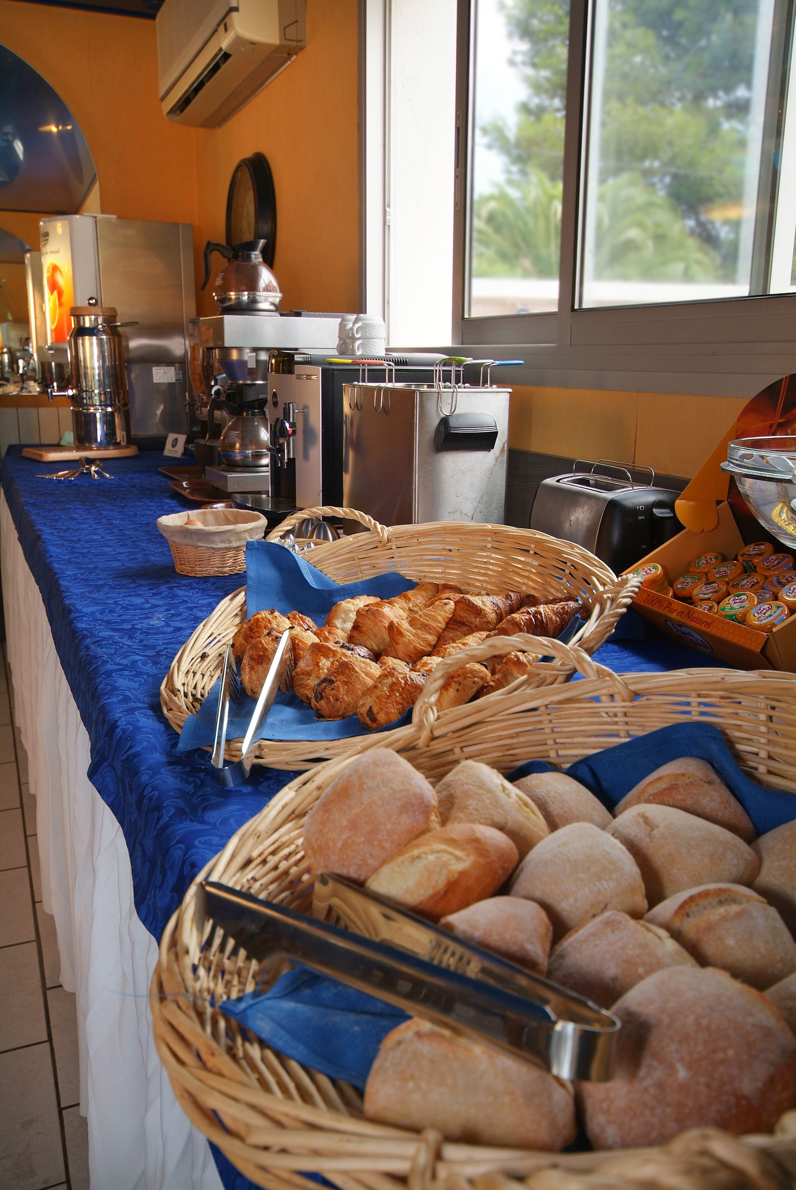 Daily buffet breakfast (EUR 10.9 per person)