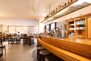 Bar (on property) - Aparthotel Castelnou (Ghent)