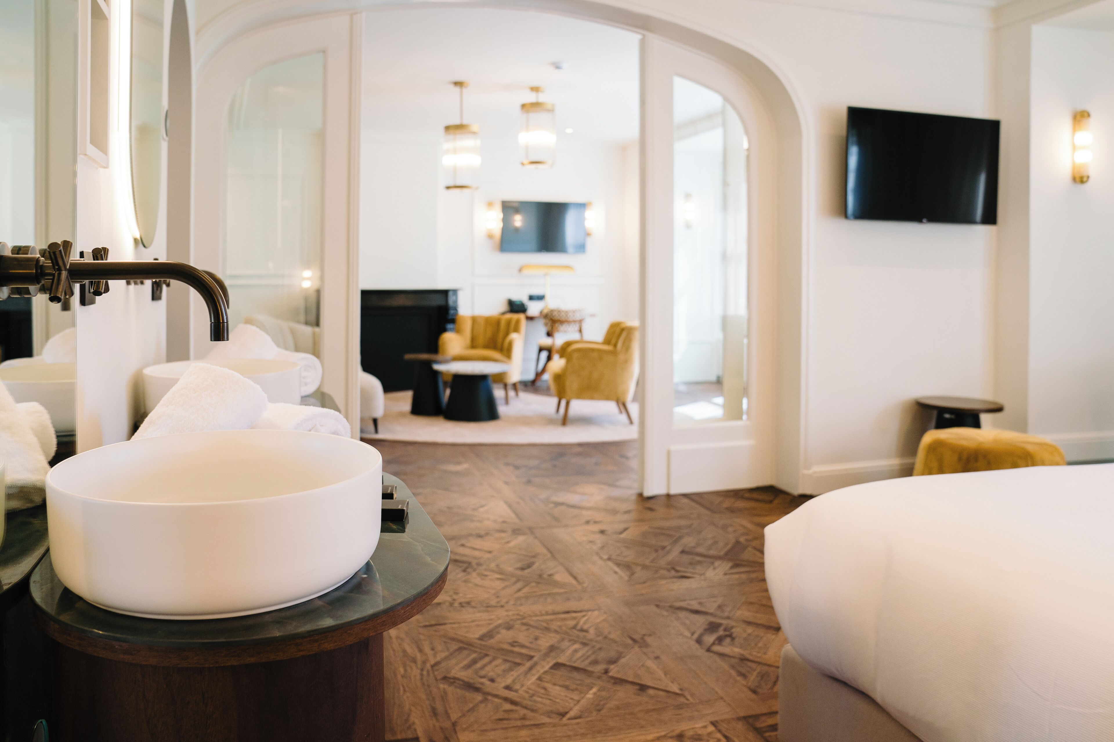 Luxe suite | Hypoallergeen beddengoed, een kluis op de kamer, een bureau