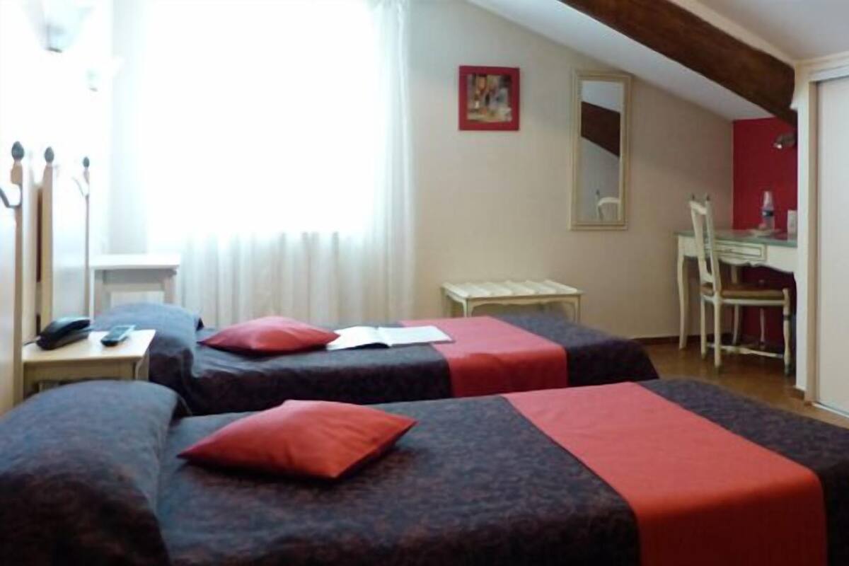 Standard Twin Room | Premium bedding, in-room safe, iron/ironing board (on request)